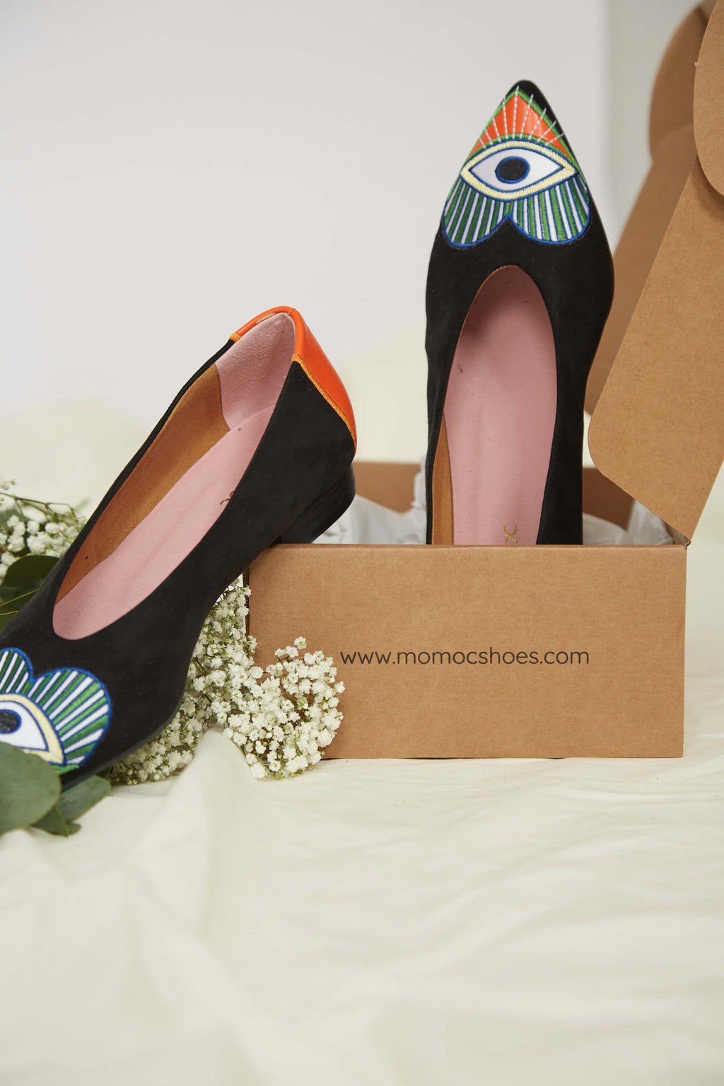 Bailarinas A Glance