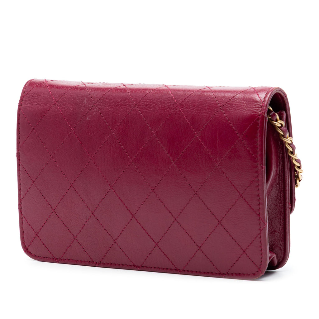 Stitched Goatskin Golden CC Wallet On Chain