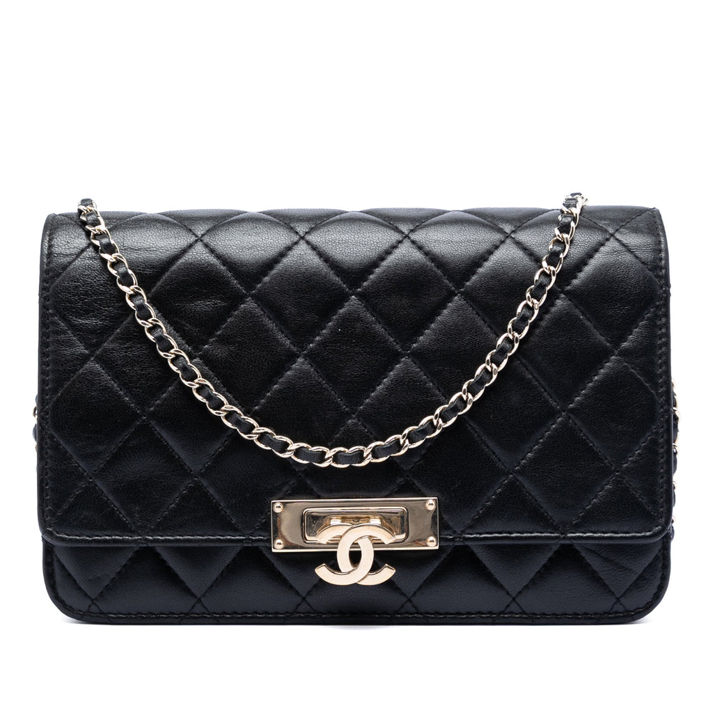 Quilted Lambskin Golden Class Wallet On Chain