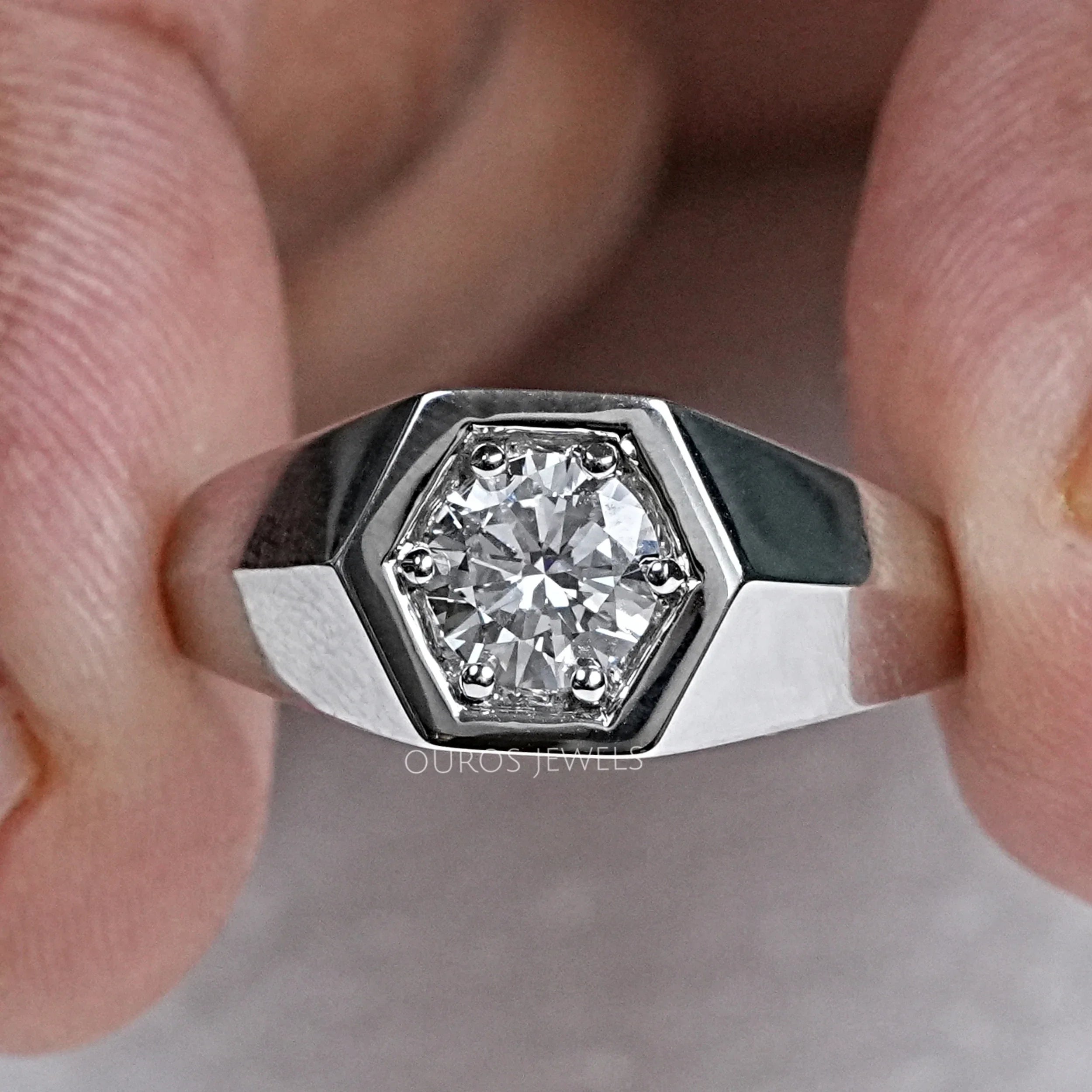 Round Cut Single Diamond  Ring For Men's