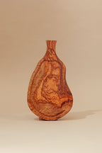 Tabla de madera de olivo irregular con mango mediana
