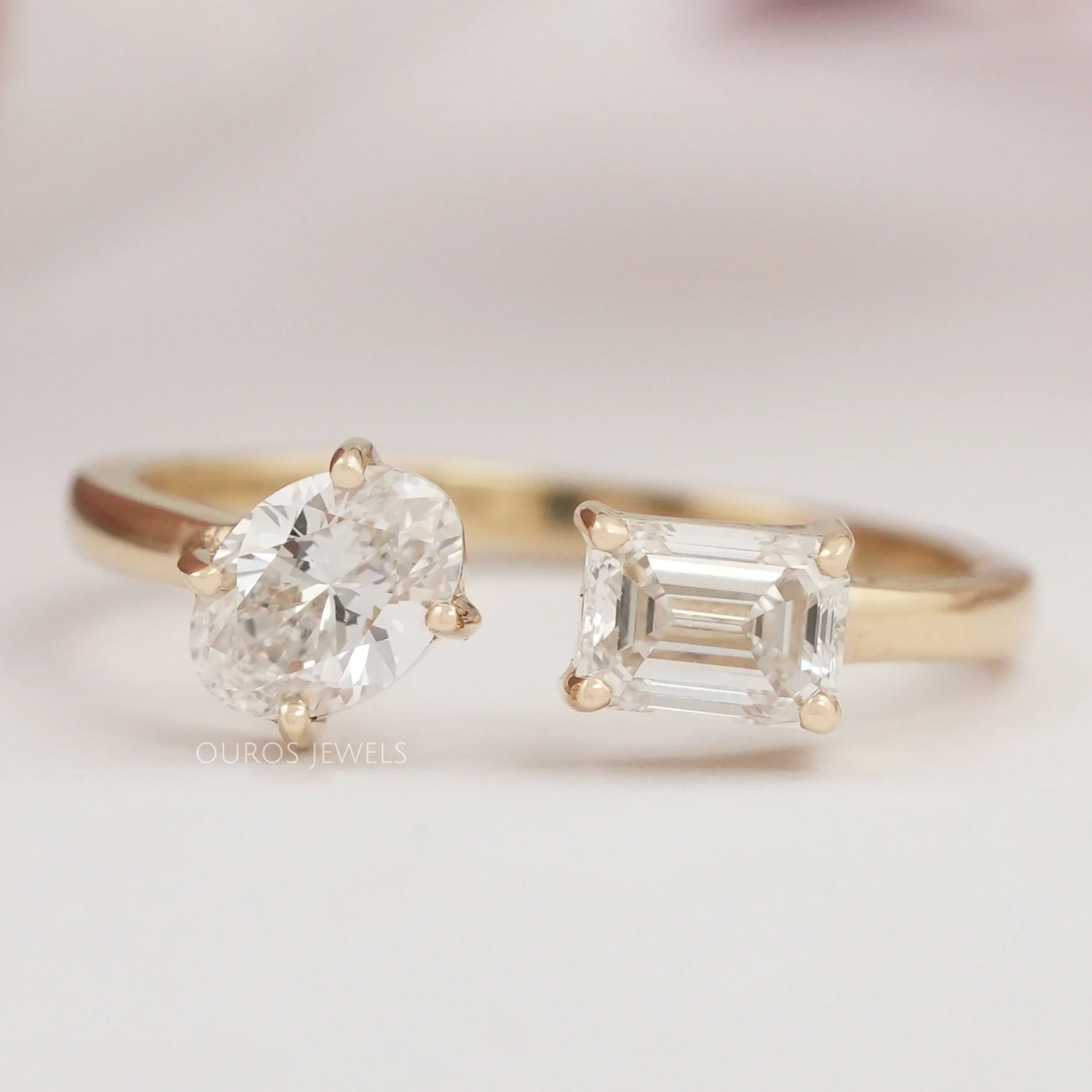 Oval And Emerald Diamond Toi Moi Engagement Ring