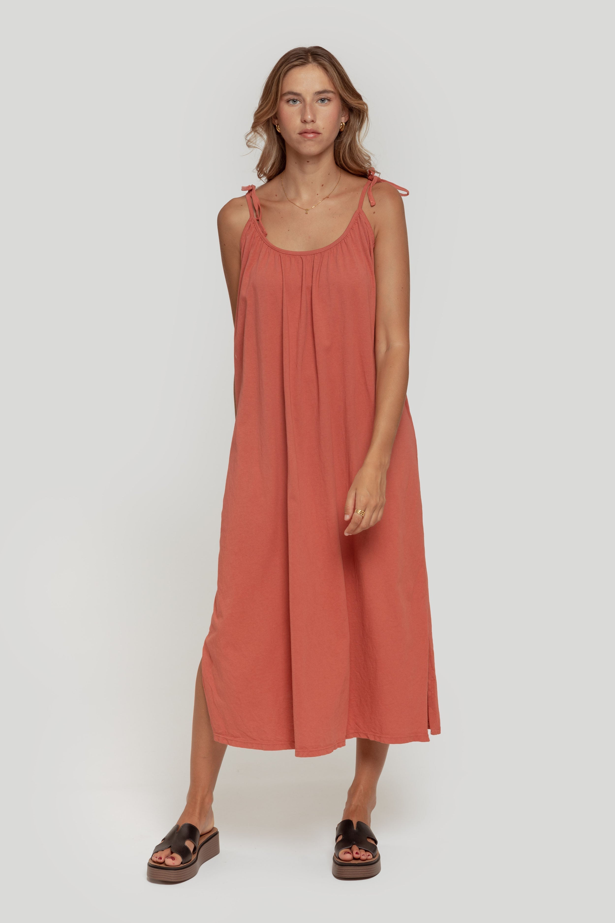 VESTIDO  BASICO