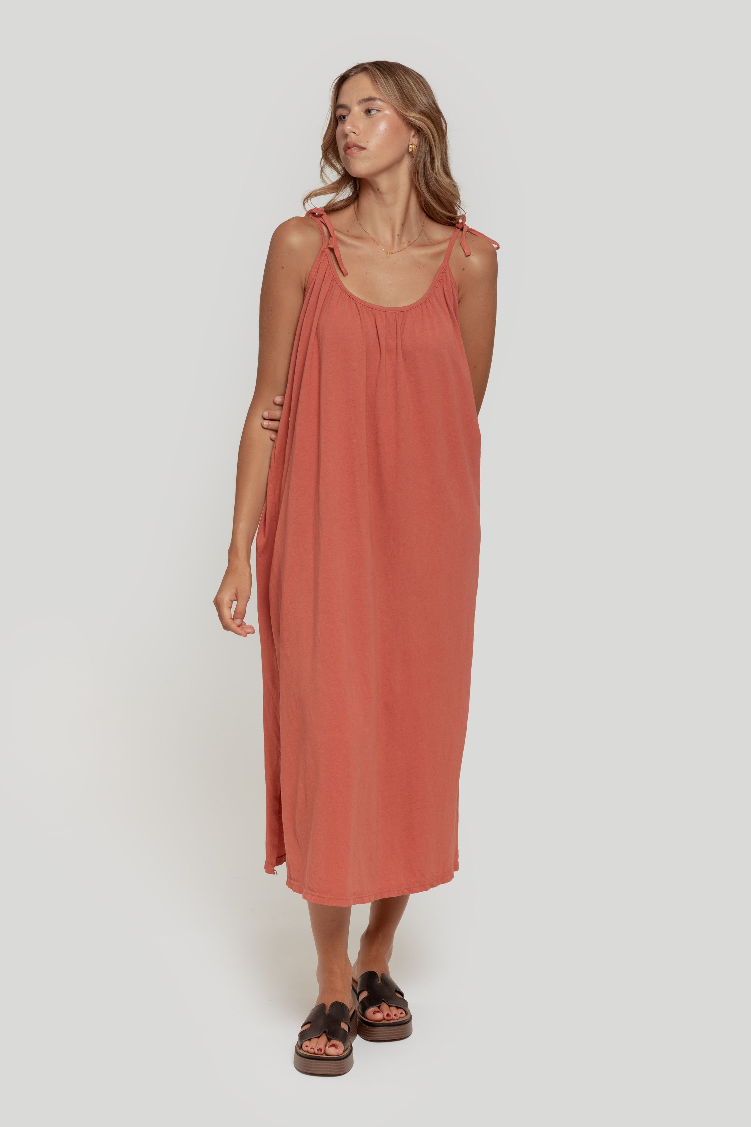 VESTIDO  BASICO