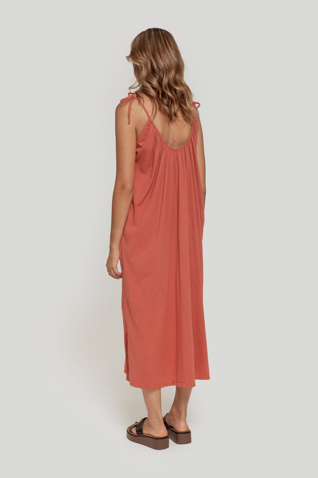 VESTIDO  BASICO