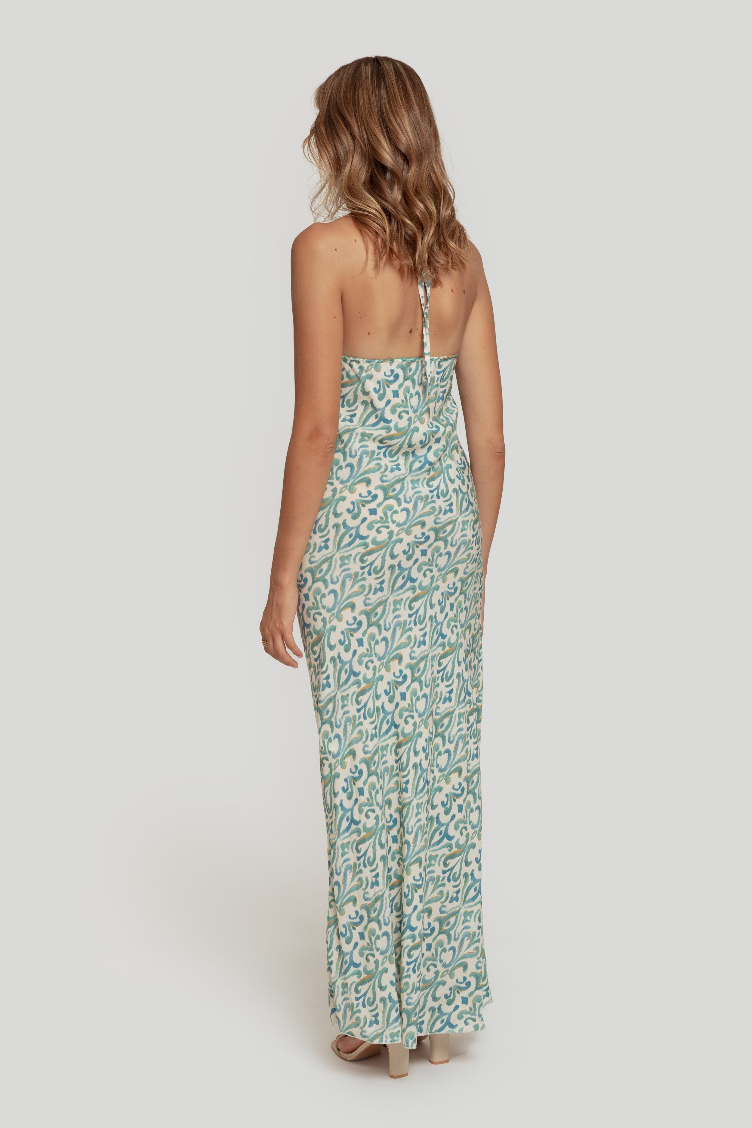 VESTIDO  ESCOTADO