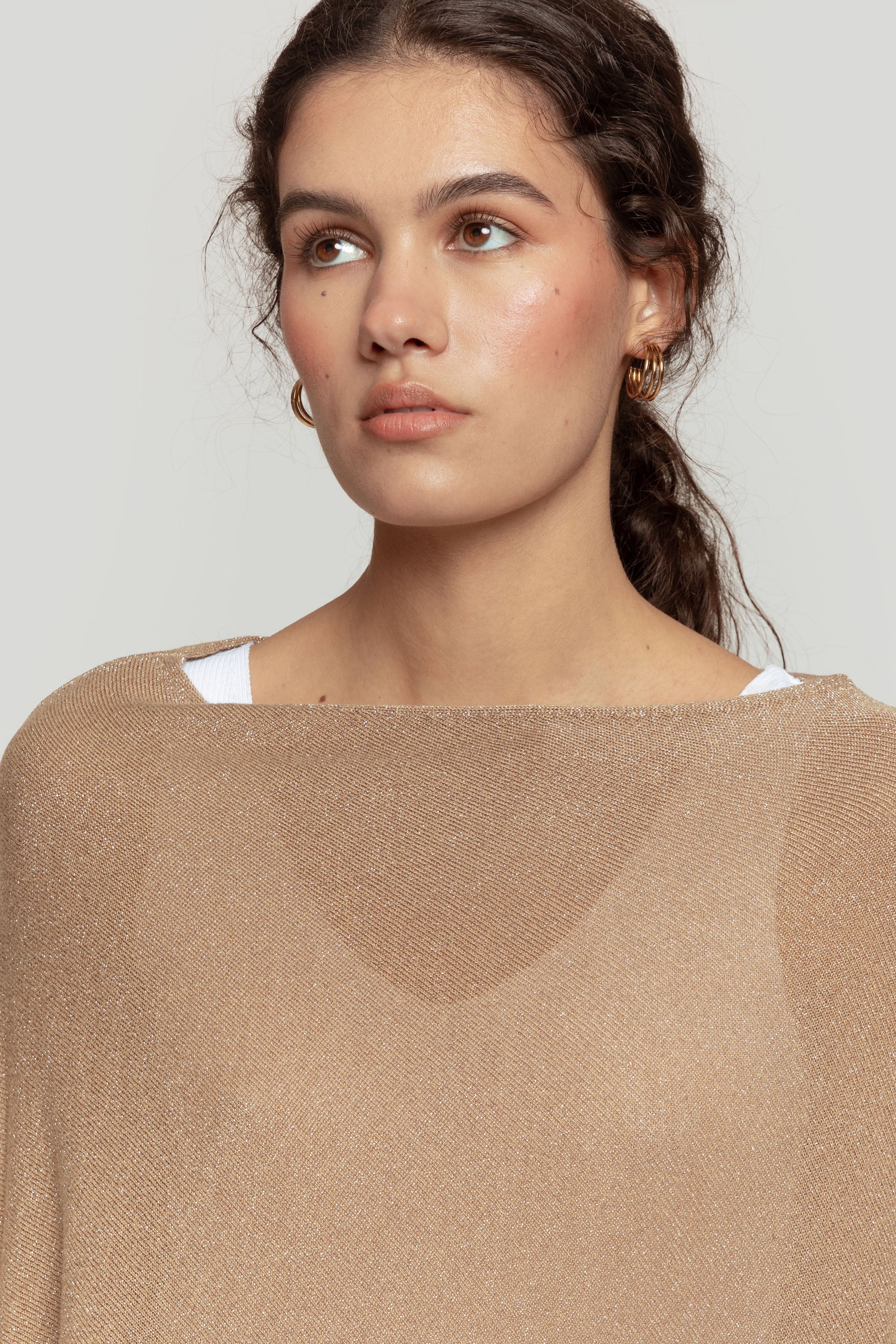 PONCHO  BRILLO