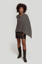 PONCHO  BOTONES