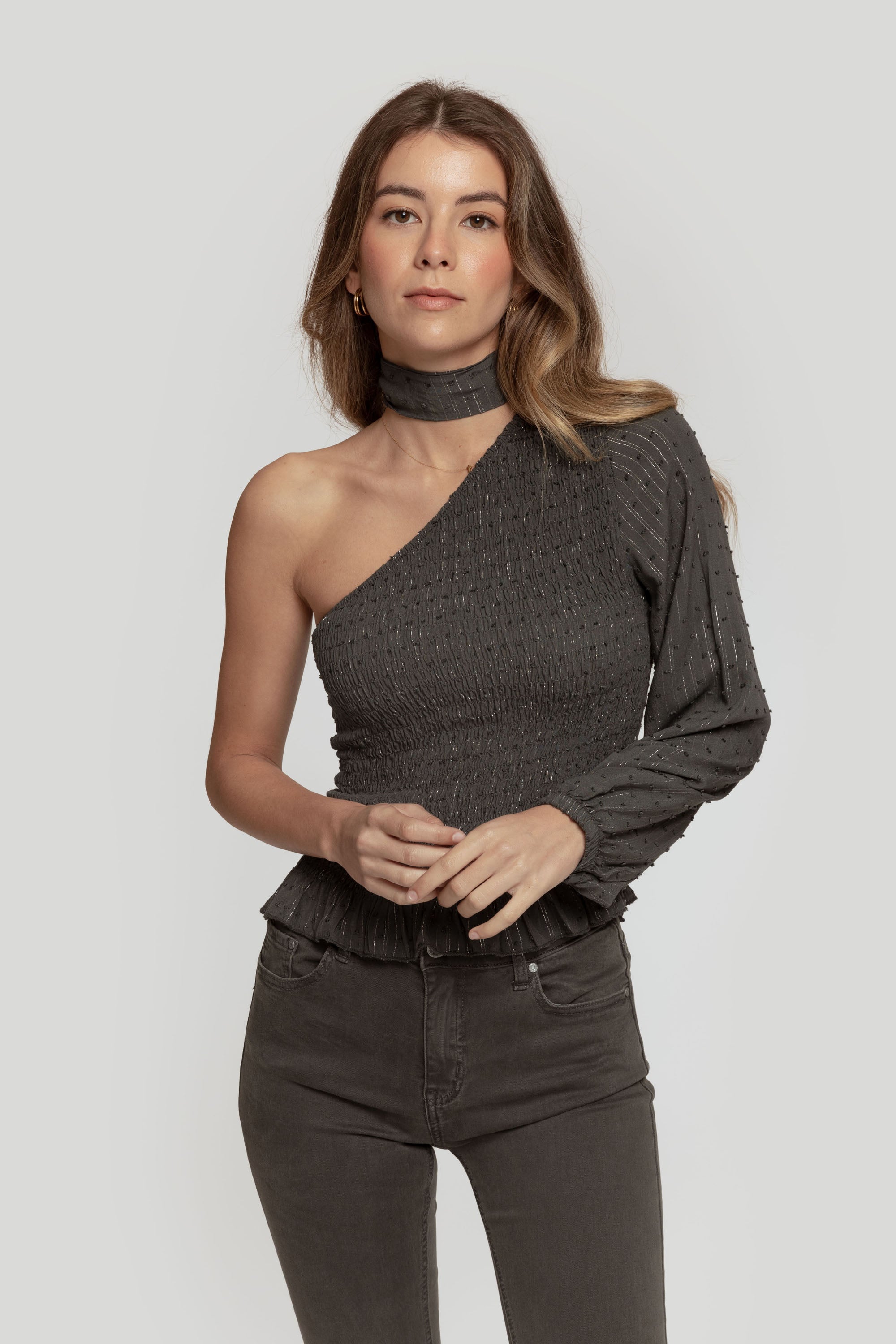 TOP  TIRA