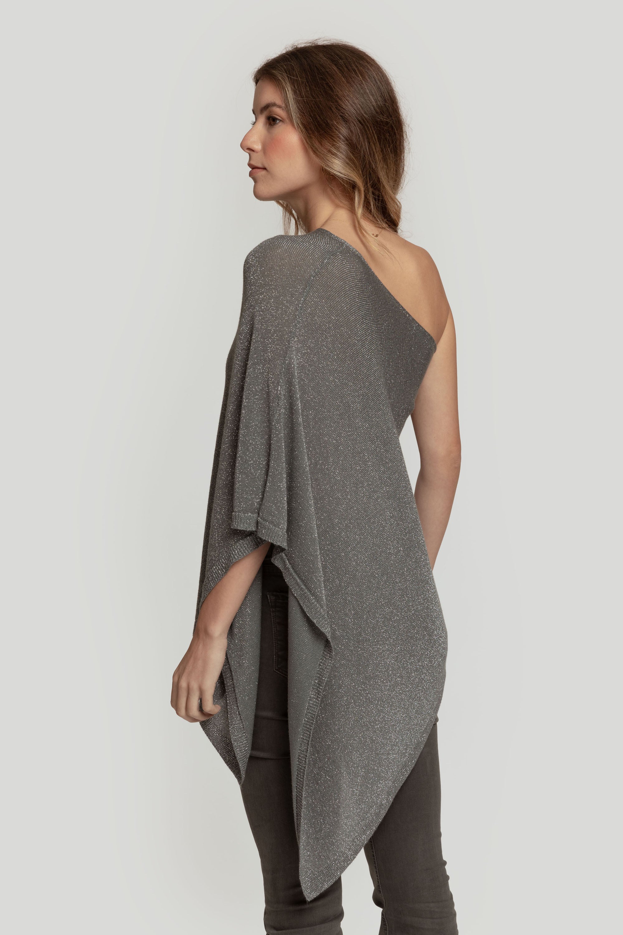 PONCHO  BRILLO