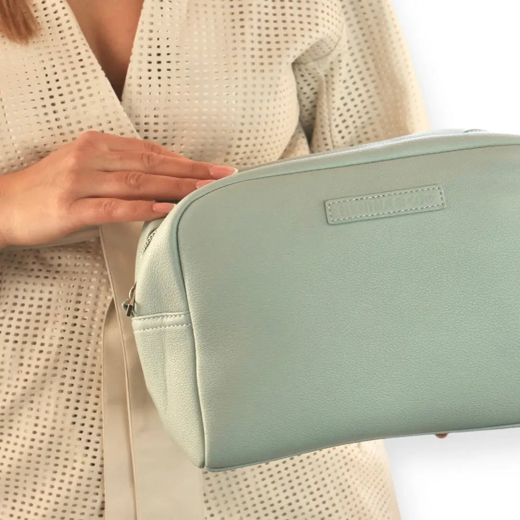 Pack Nacimiento Bebé: Portadocumentos + Neceser de Eco Piel MIREM Dusty Blue | Nenina & Co