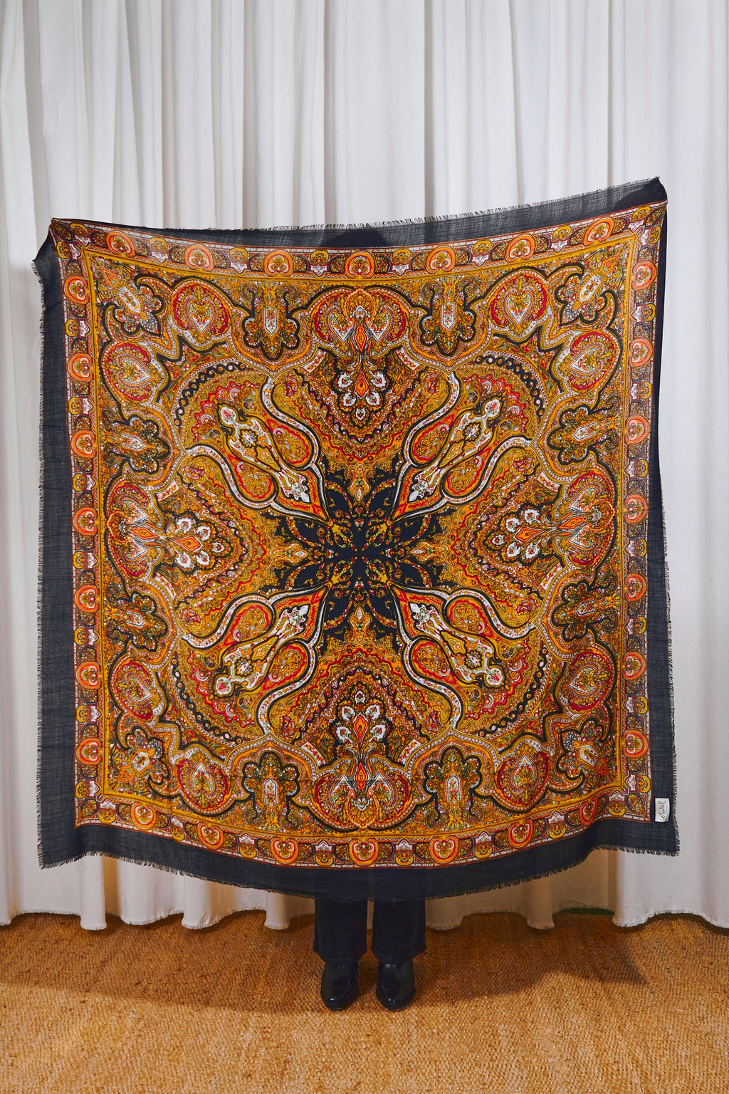 Pañuelo Pisto o Cien Colores lana negro