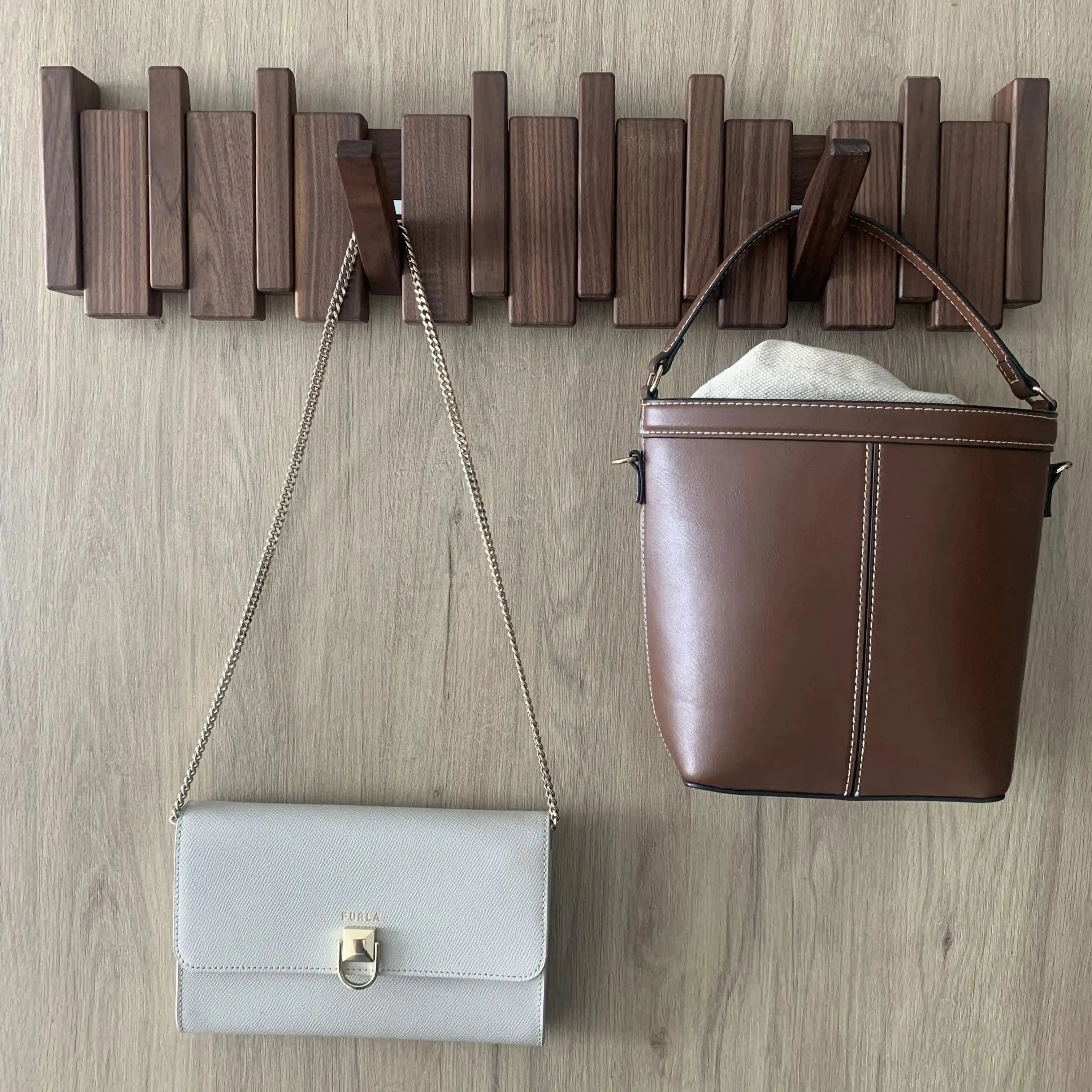 Perchero de pared Verona madera natural – colgador plegable escandinavo