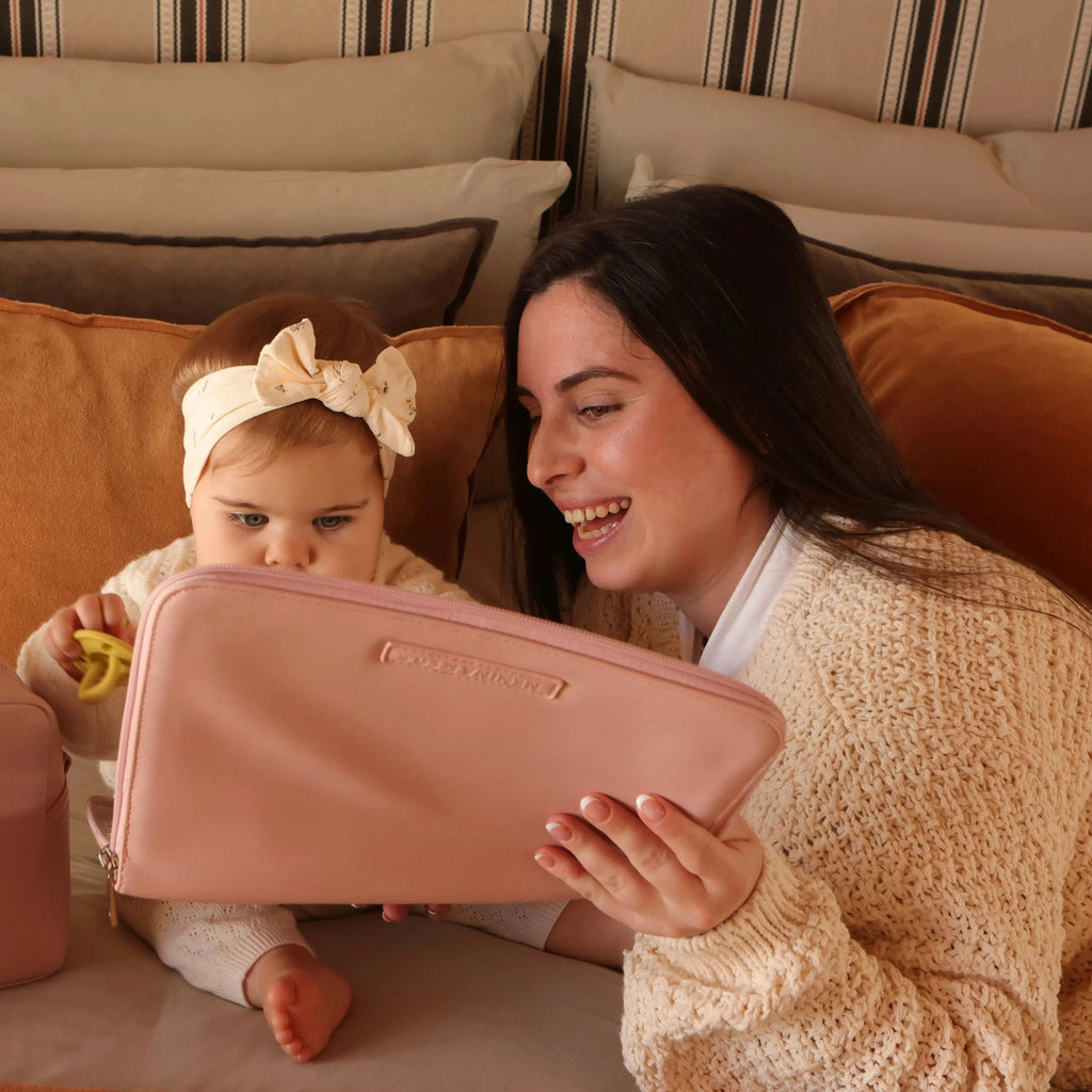 Portadocumentos Bebé Eco piel MIREM By Nenina & Co Rosa Pálido