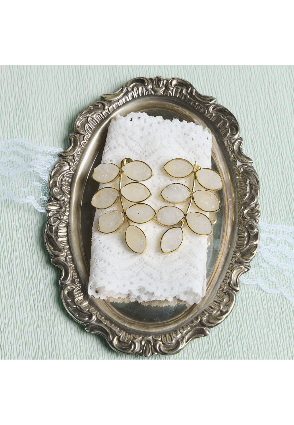 Pendientes Lavani Leaf Blanco