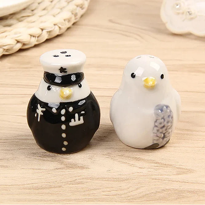 ArtZ® Frosty Friends Salt & Pepper Shaker