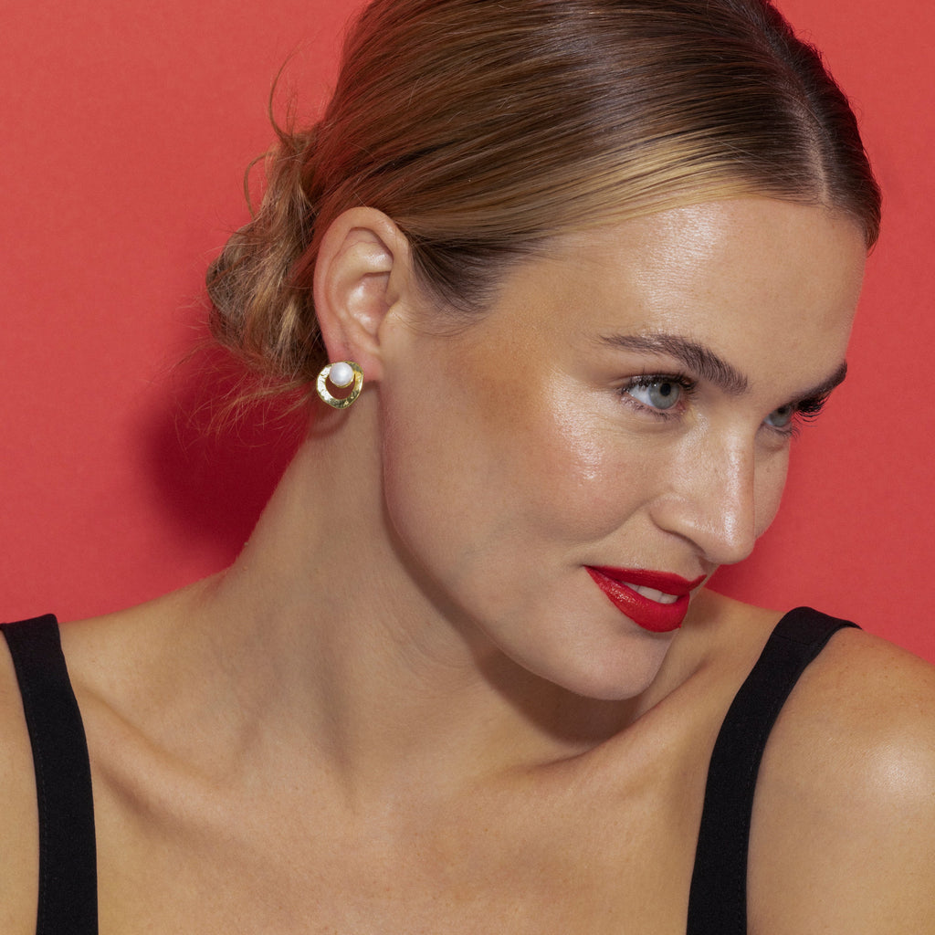 Pendientes con Perla Blanca acabado oro 18k - Ku