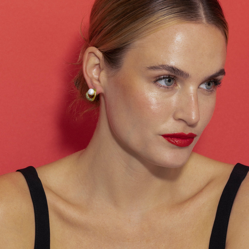 Pendientes con Perla Blanca acabado oro 18k - Ku