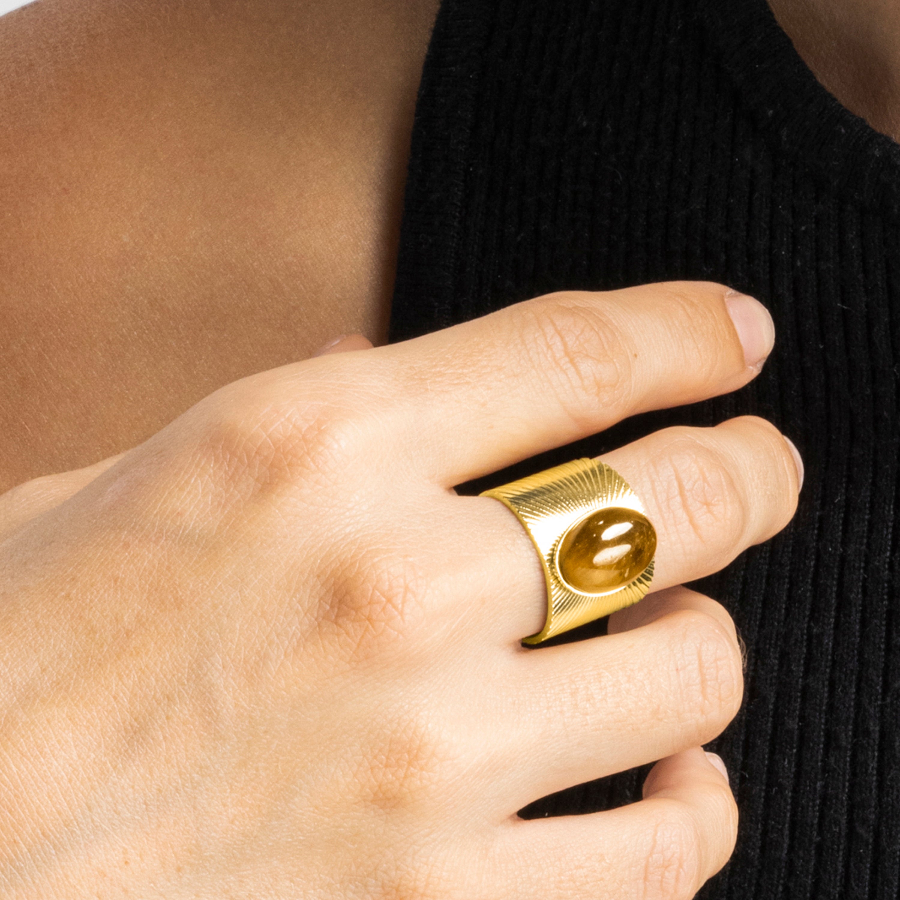 Anillo con Ojo de Tigre acabado oro 18k - Anleh