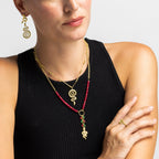 Collar con Cristal Rojo acabado oro 18k - Edrak