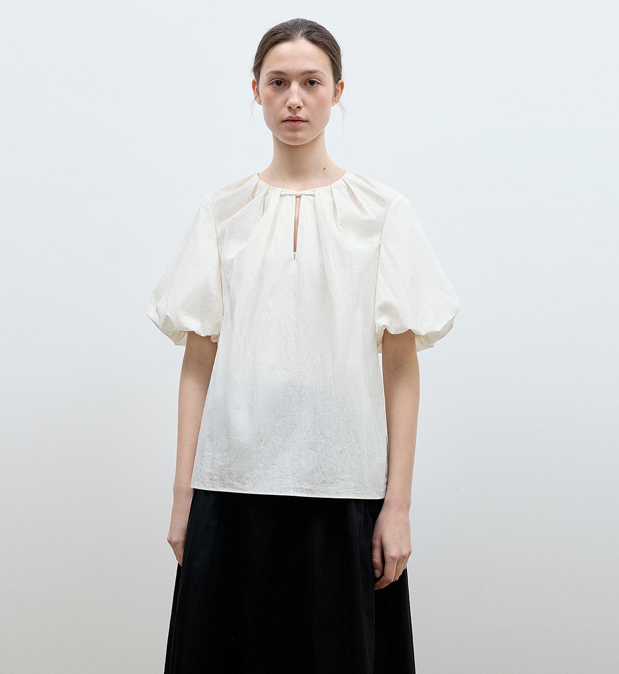 Iceland Diary neckline pleated design round neck tie puff sleeve short sleeve shirt for women