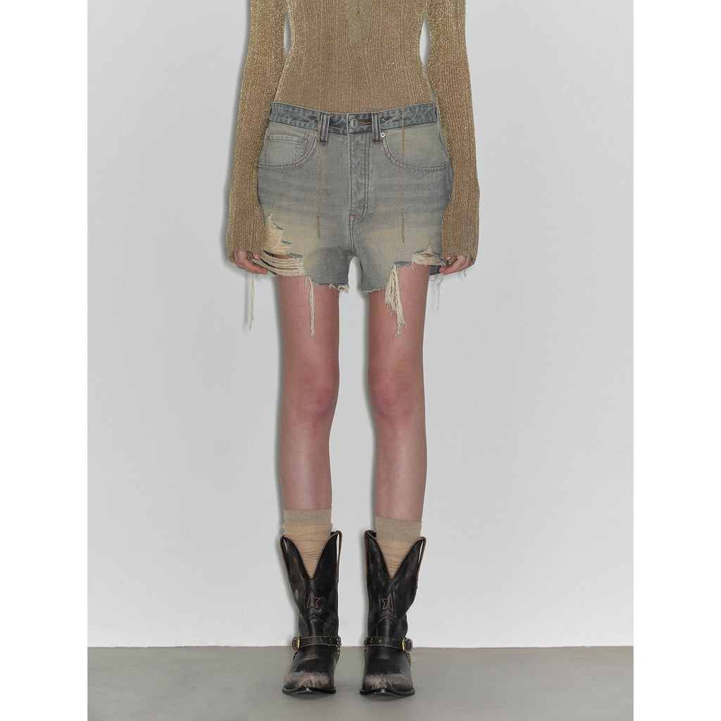 Blue and Pink Rhythm Retro and fashionable A-line silhouette, ripped and slim-fitting denim shorts