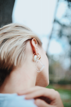 PENDIENTES IRREGULAR WHITE