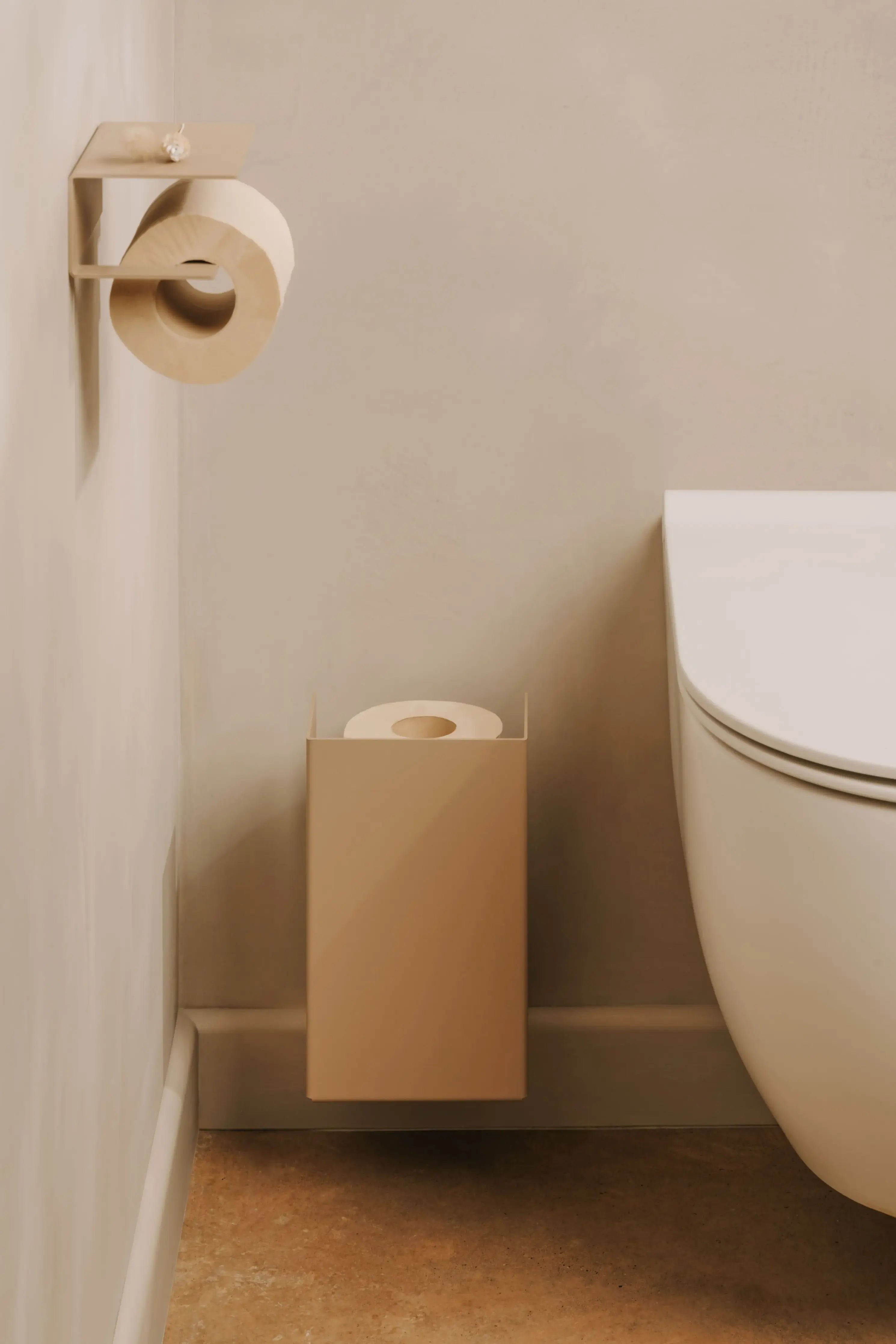 Portarrollos Berno – accesorios baño moderno con estante