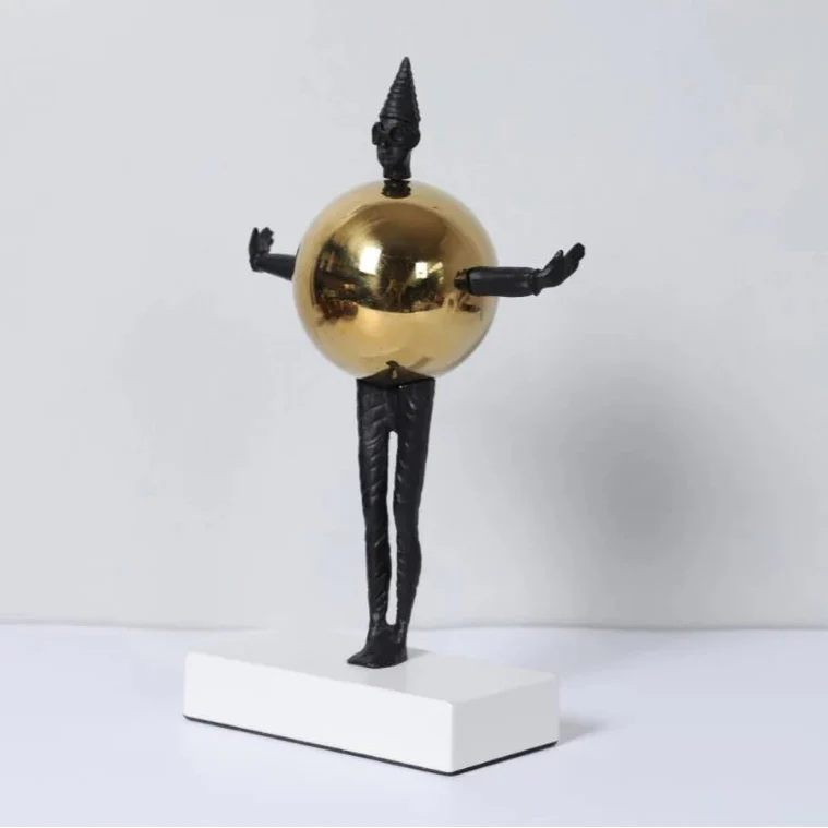 ArtZ® Titan Sculpture