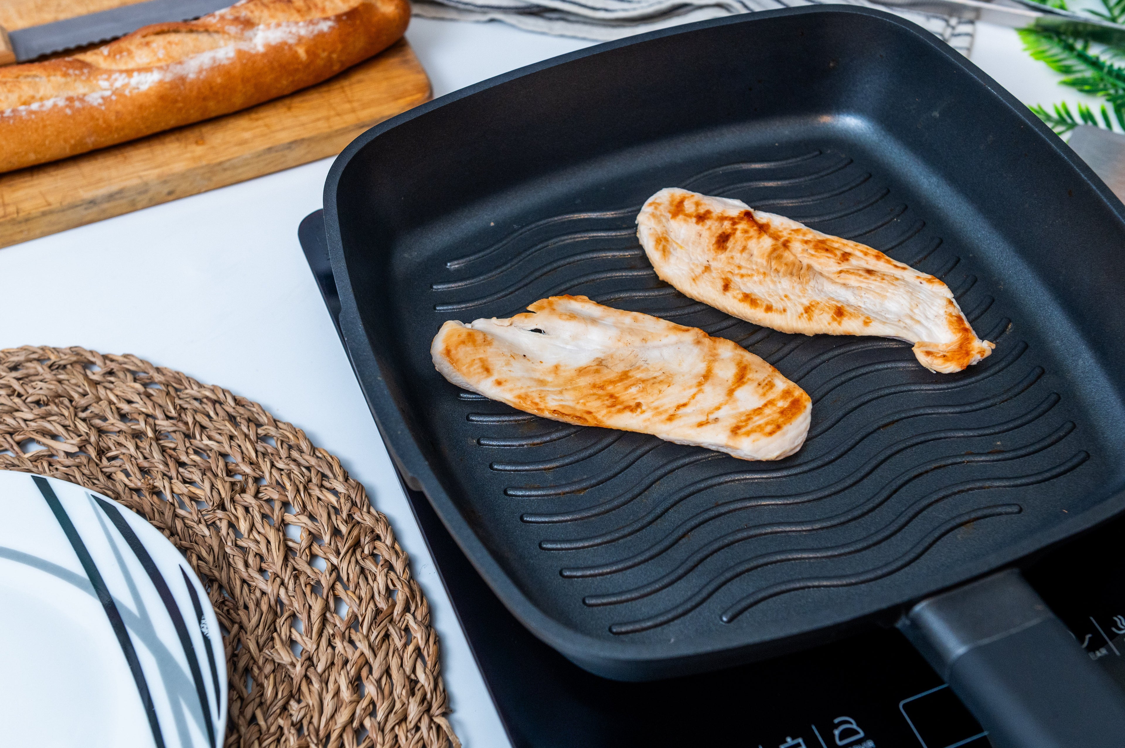 Sartén Grill Antiadherente Quantanium de PPG Reforzada Con Titanio 28 cm