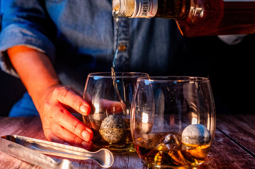 Set 2 Vasos Whisky Montaña con Piedras Frías y Pinzas