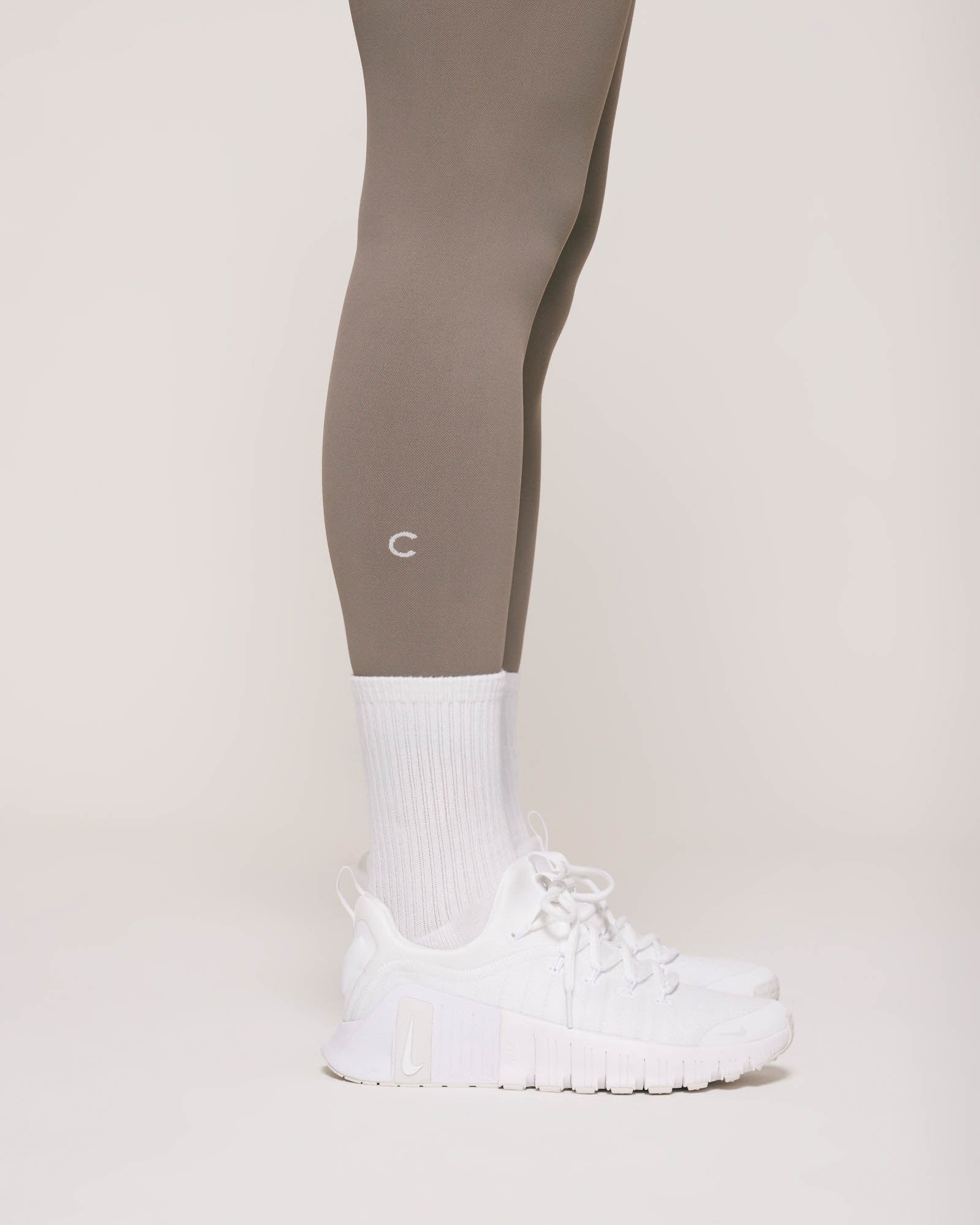 V LEGGINGS | EMBRODERY LOGO