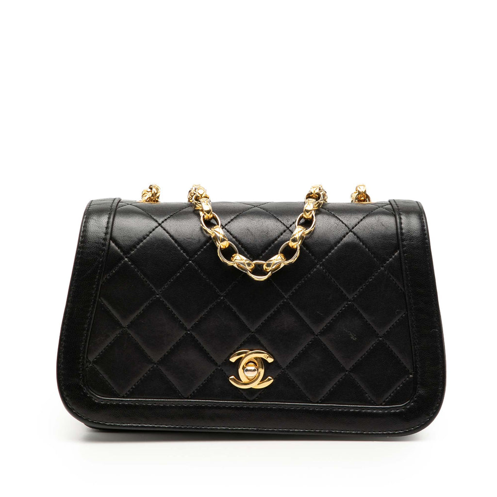 CC Quilted Lambskin Bijoux Chain Curved Full Flap