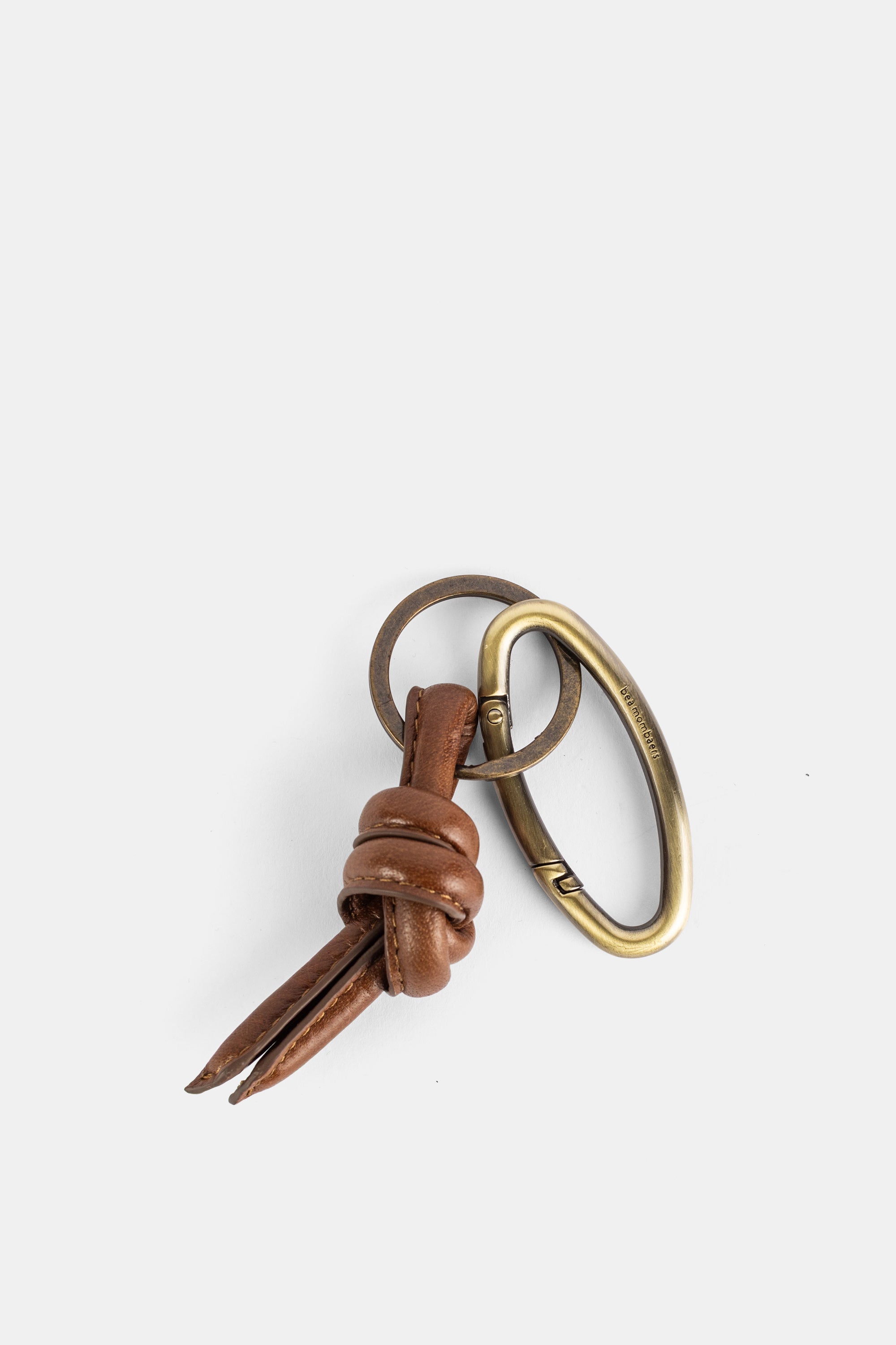 Estuche para llaves con gancho Bea Mombaers – Coñac