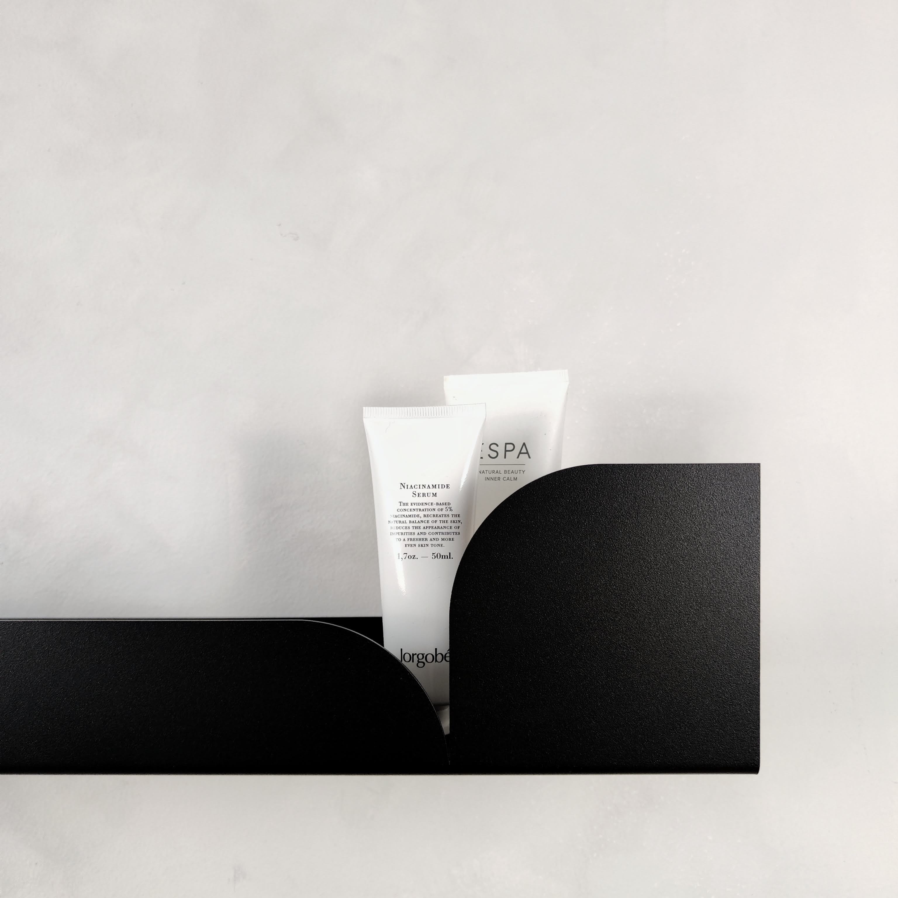 Estantería metálica mediana Torino – estante flotante de pared