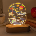 Difference Maker Personalizado Apple Pencil Initial LED Luz de Noche con Nombre y Base de Madera Día del Profesor Agradecimiento Cumpleaños Regalo para Profesor