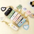 Llavero Personalizado Flor de Nacimiento de Personaje de Caricatura con Nombre Inicial y Espejo en Forma de Corazón Regalo de Cumpleaños Aniversario para Mujer