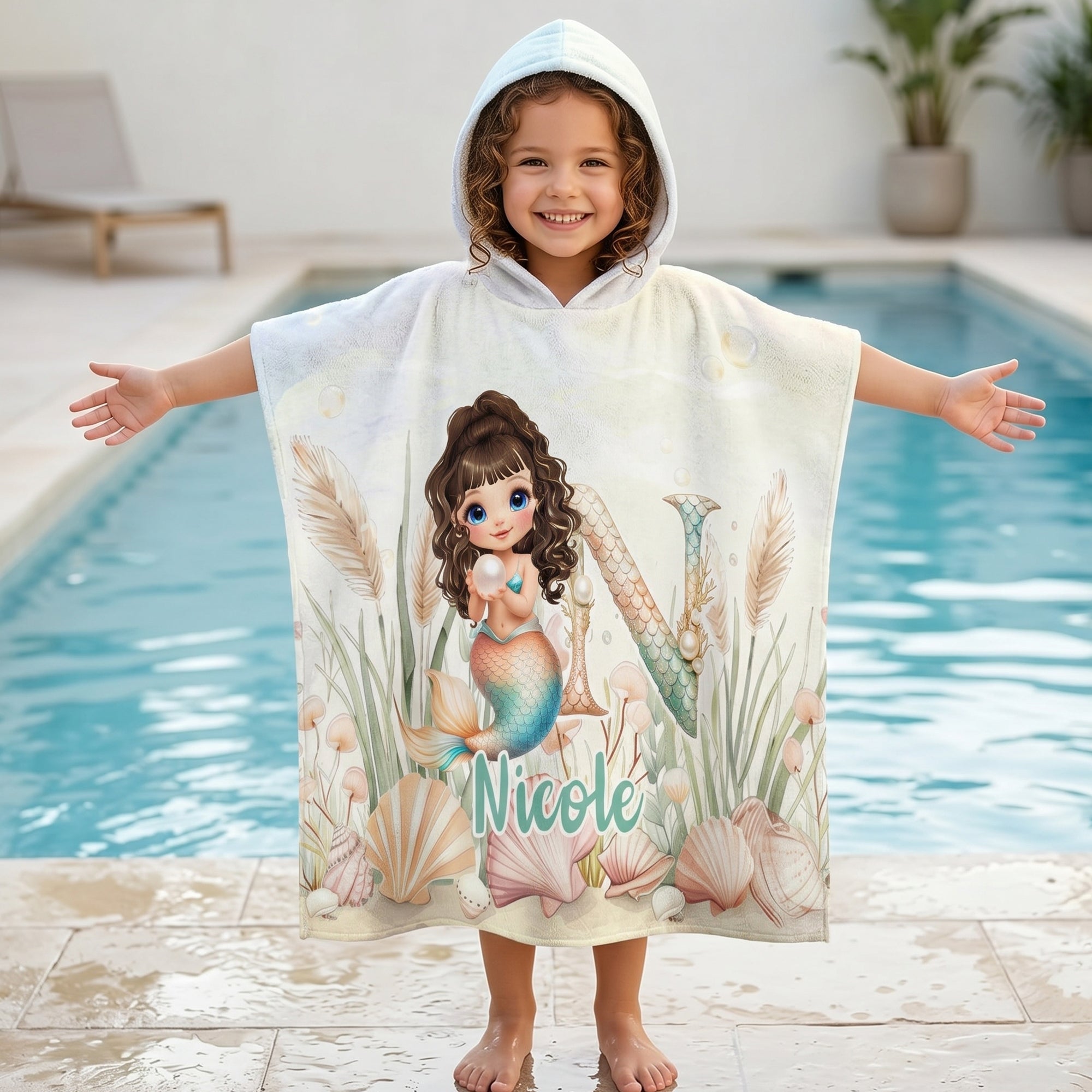 Personalizada Cartoon Mermaid Character Initial Quick Dry Hooded Beach Towel with Name Actividades al aire libre Fiesta en la playa Cumpleaños Regalo para niñas Familia