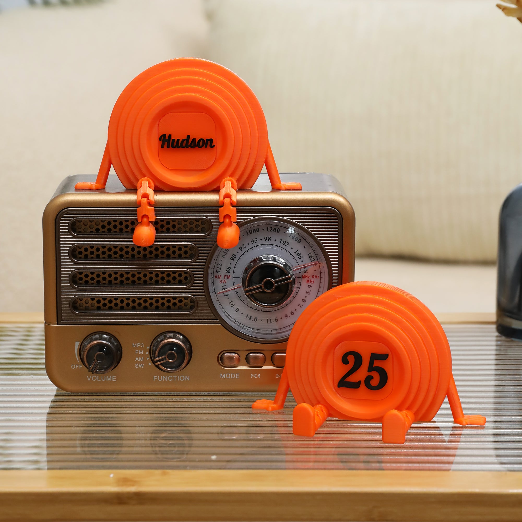 Figurita de paloma de arcilla naranja brillante personalizada con nombre y número Decoración de escritorio Regalo de cumpleaños para niños Hombres Entusiastas de los deportes de tiro