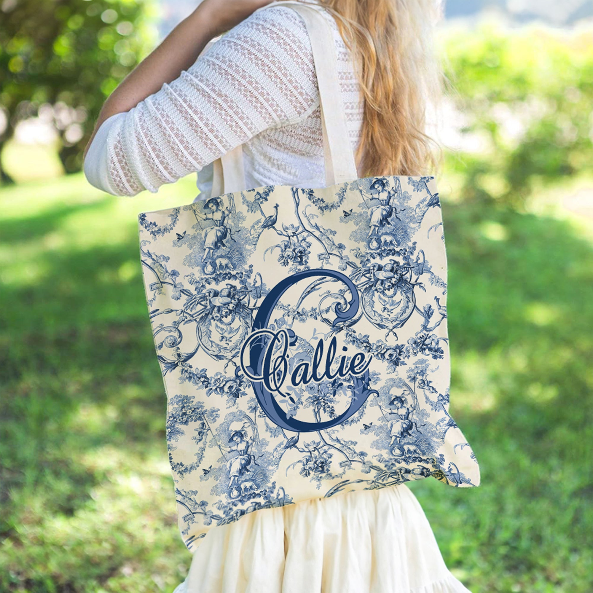 Bolsa de lona personalizada estilo retro con estampado francés Toile De Jouy con nombre e inicial Viaje diario Esencial Boda Cumpleaños Regalo para mujer