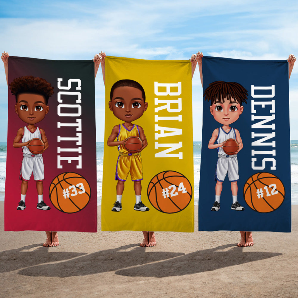 Toalla de playa de microfibra de secado rápido personalizada con el nombre y el número de un niño de baloncesto de dibujos animados Fiesta en la piscina Regalo de cumpleaños para hombre