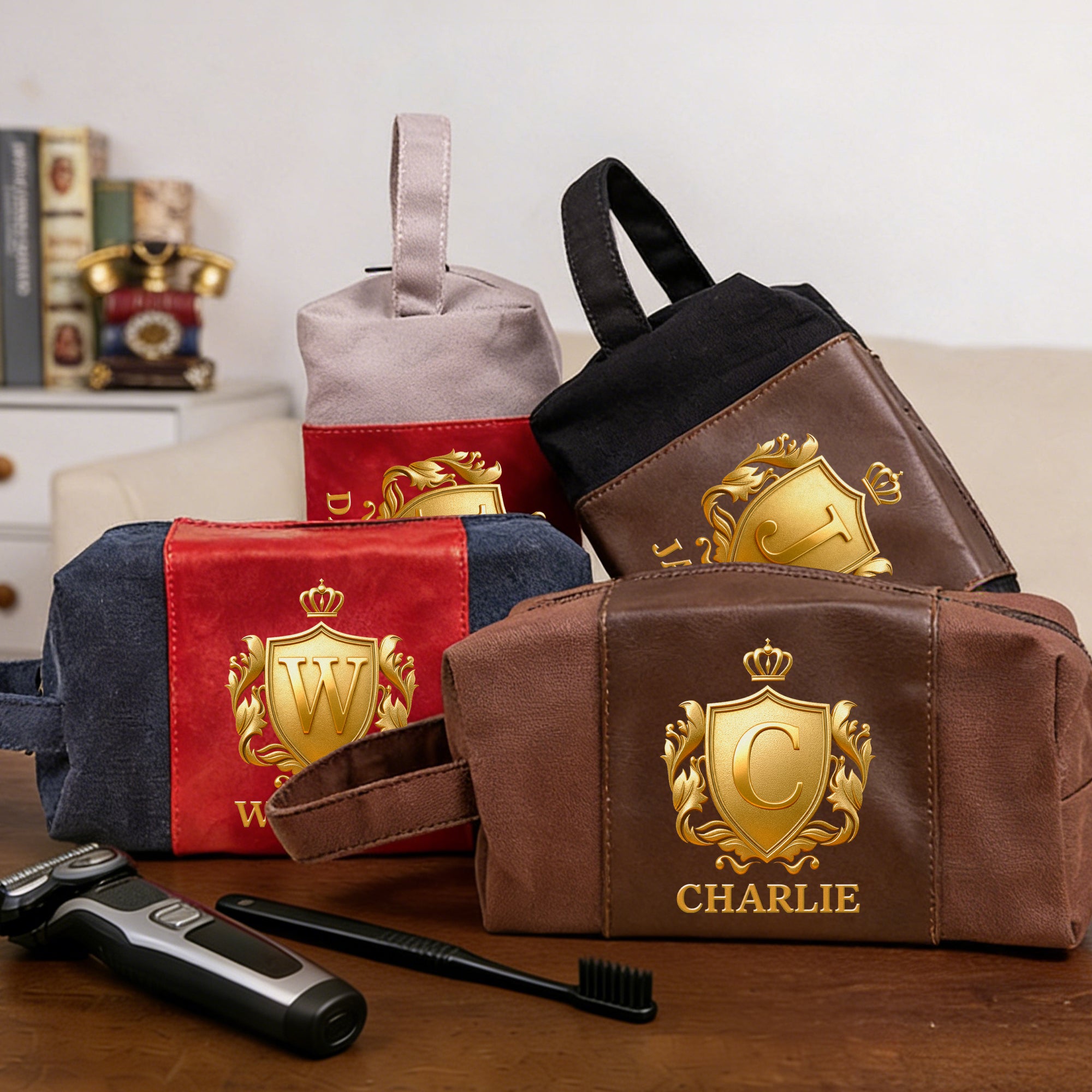 Escudo dorado personalizado Neceser portátil de cuero PU con inicial y nombre Accesorios de viaje Regalo de cumpleaños para hombre