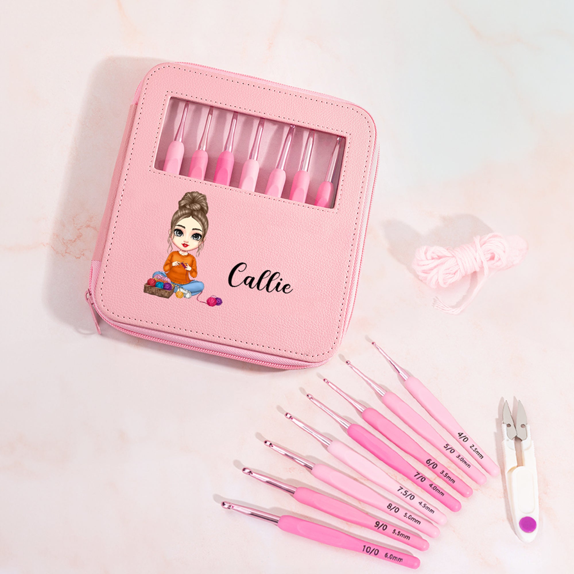 Personalizado lindo personaje de dibujos animados 8 piezas ganchillo Hook Set con nombre Tijeras y Caja de Almacenamiento Cumpleaños Aniversario de regalo para los amantes de tejer