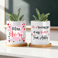 Maceta personalizada rosa flecha corazón de amor con texto del apellido y base de madera Cumpleaños Agradecimiento San Valentín Regalo para profesora
