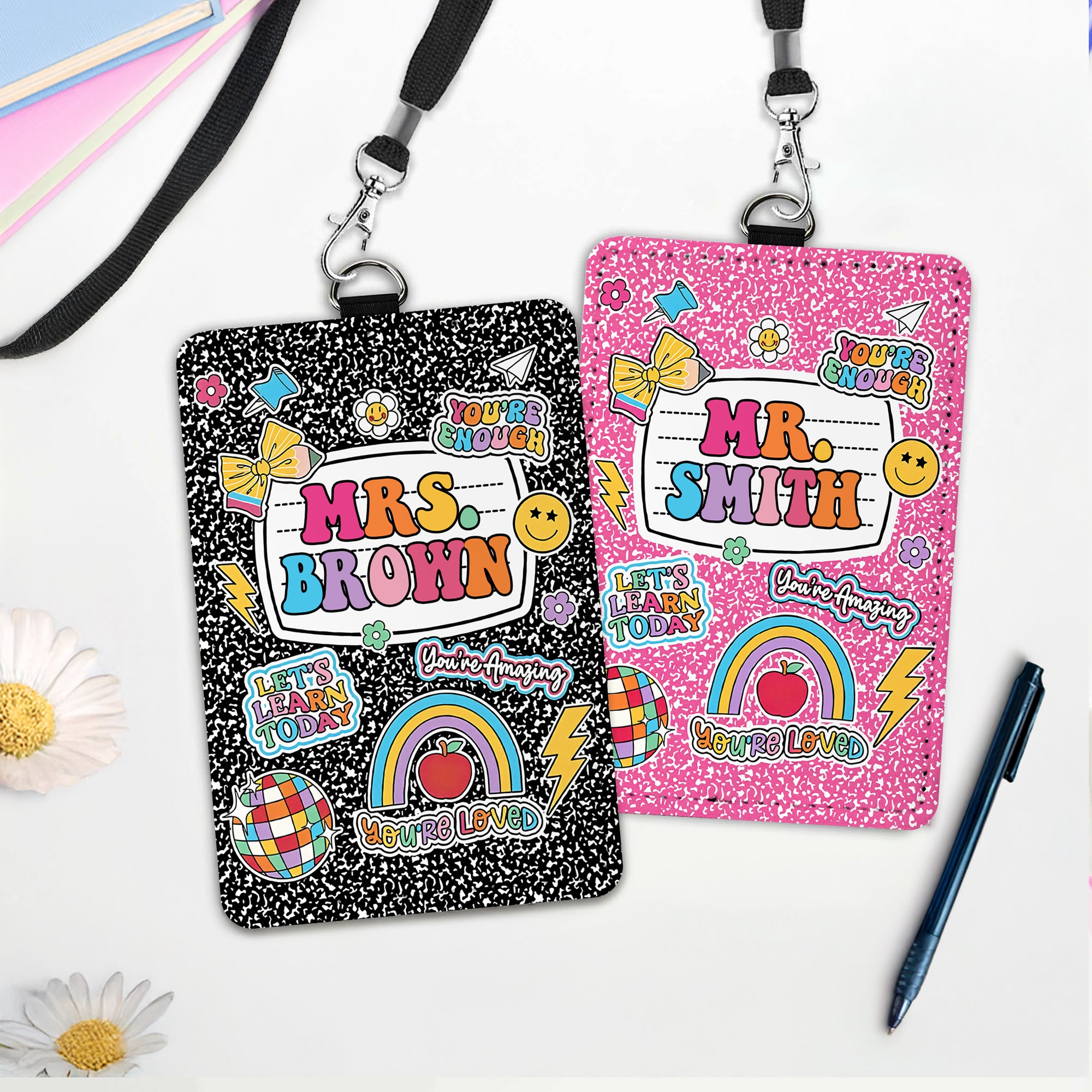 Personalizado lindo lápiz de cuero de la PU titular de la insignia de identificación con el texto y el cordón de vuelta a la escuela Apreciación Día del Maestro de regalo para el maestro