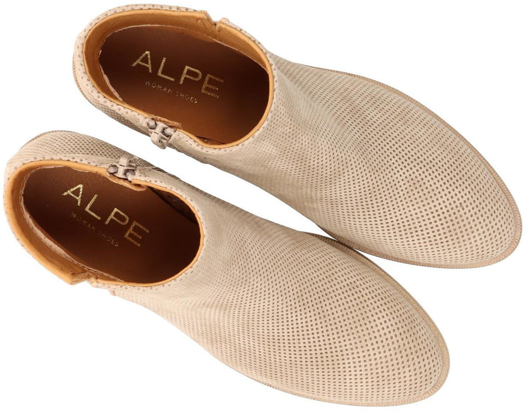 ALPE NELLY