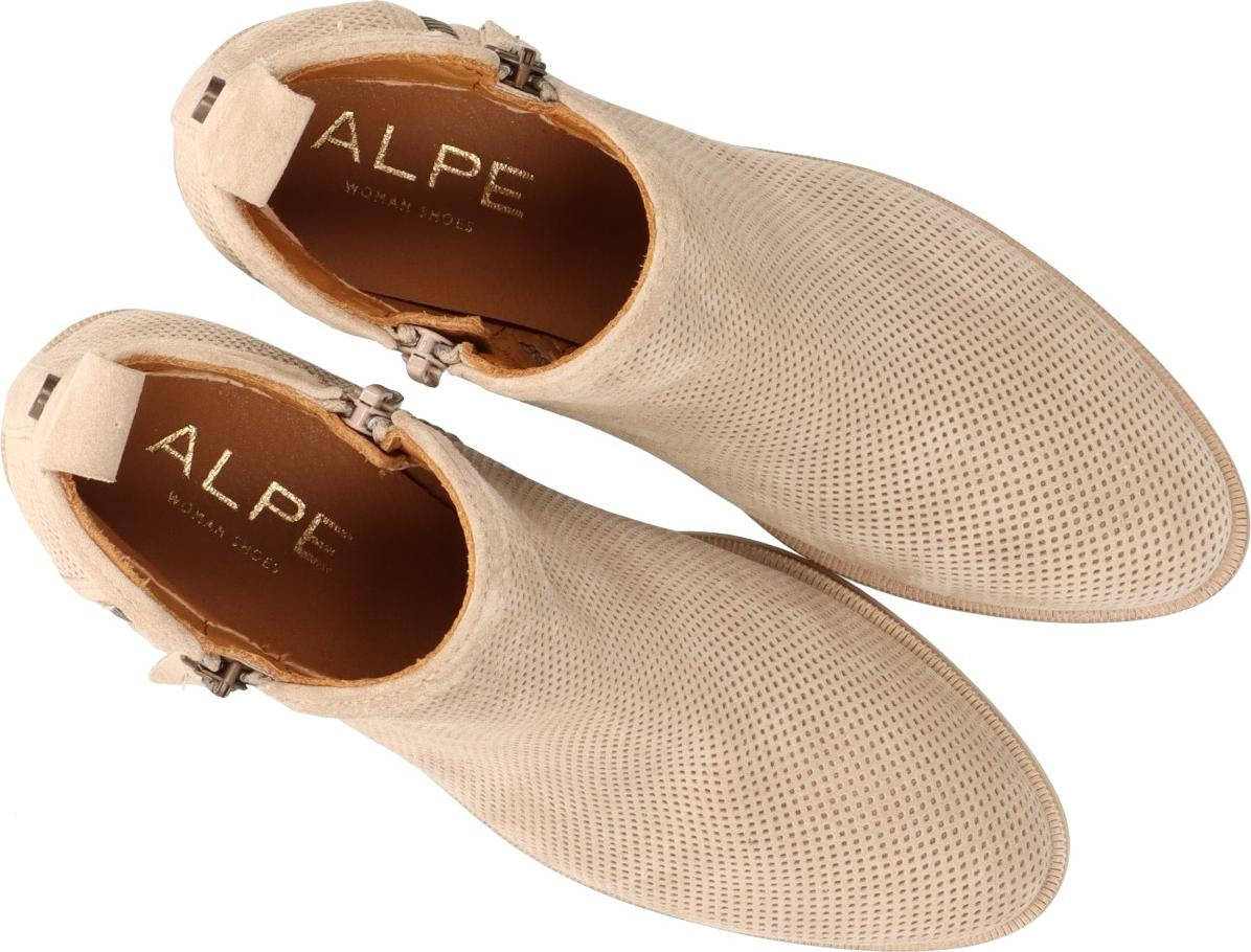 ALPE NELLY