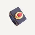 Anillo azul marino con amazonita roja