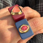 Anillo color granate con oro y piedra natural [SOUL]