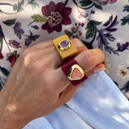 Anillo color granate con oro y piedra natural [SOUL]